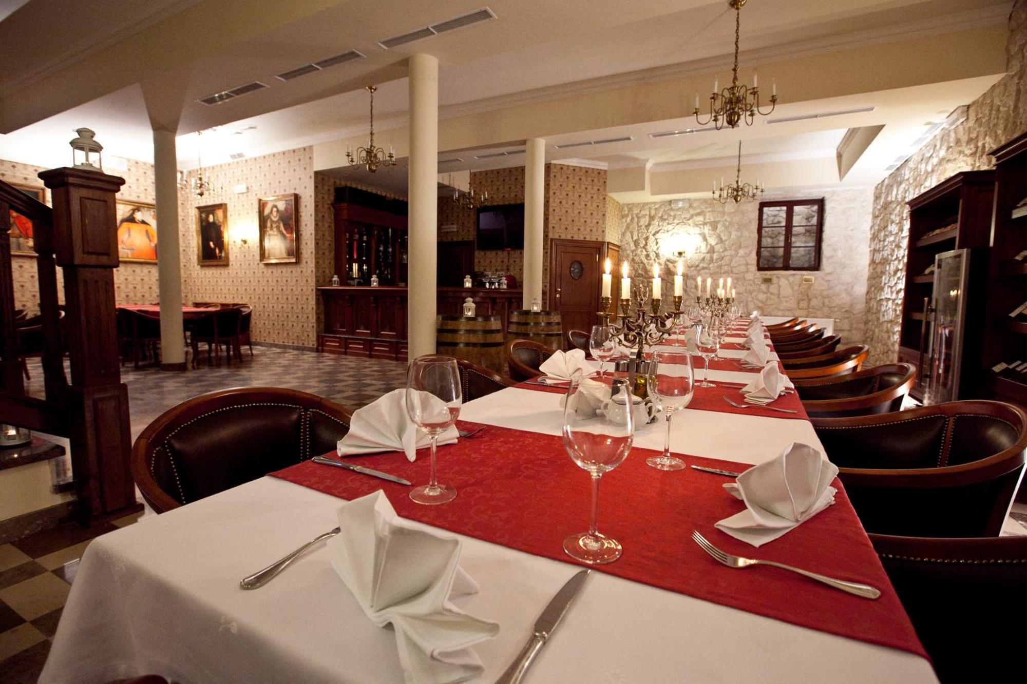 Hotel Sarmata Zespol Dworski Sandomierz Restaurant foto
