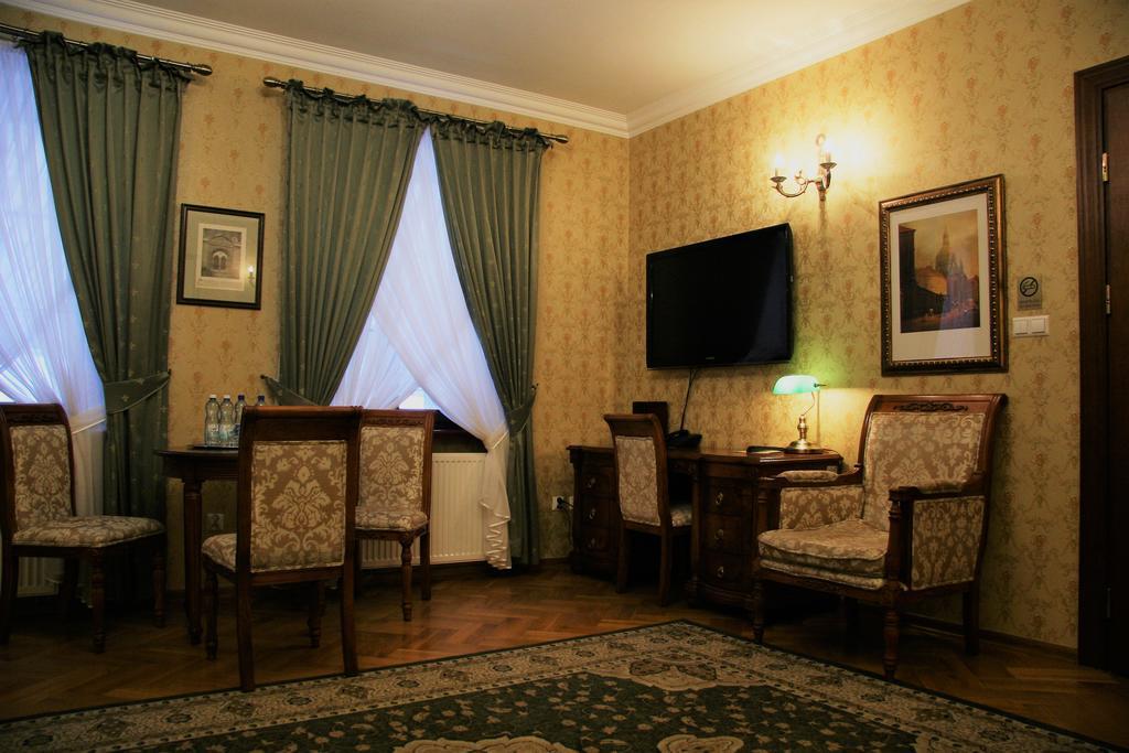 Hotel Sarmata Zespol Dworski Sandomierz Zimmer foto